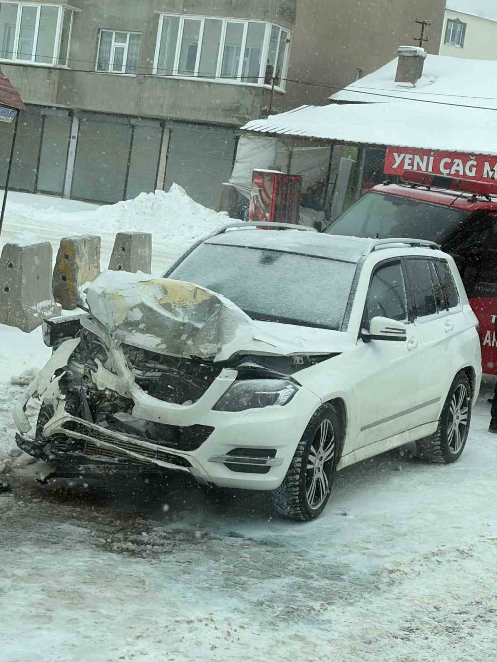 Belediye Başkanının makam aracı kaza yaptı