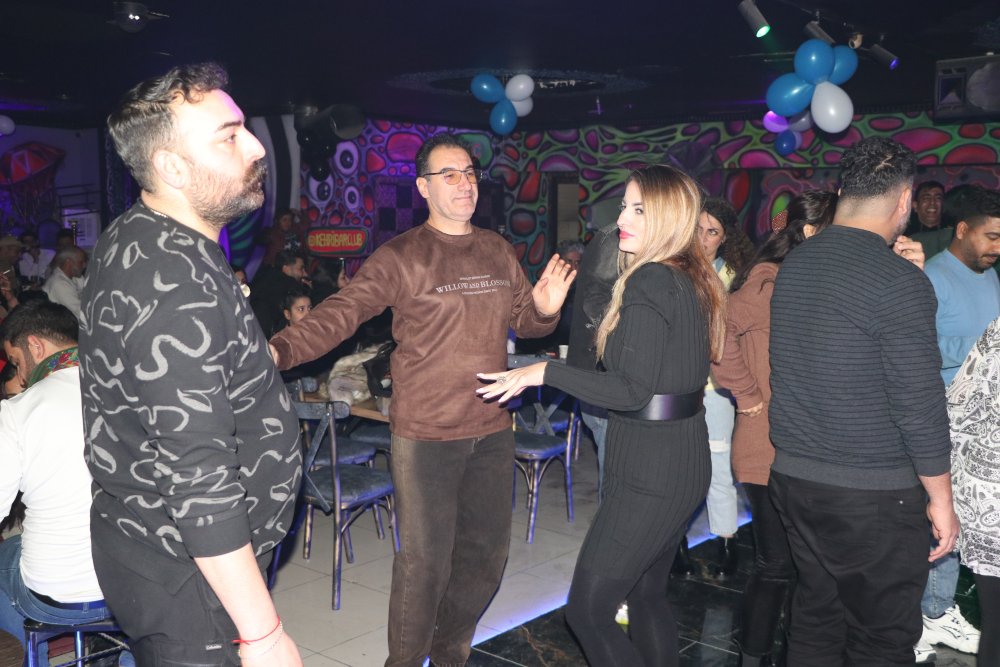 Van'a giden İranlı turistler, yeni yıla eğlenerek girdi