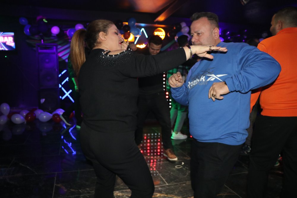 Van'a giden İranlı turistler, yeni yıla eğlenerek girdi