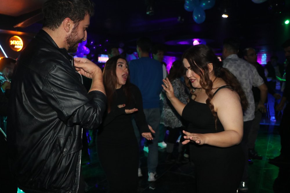 Van'a giden İranlı turistler, yeni yıla eğlenerek girdi