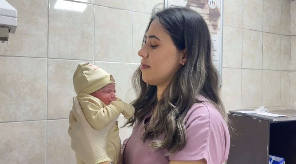 Yüksekova’da 2026’nın ilk bebeği "Rojevin" oldu