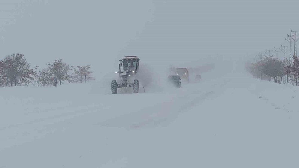 Kurubaş Geçidi ulaşıma açıldı