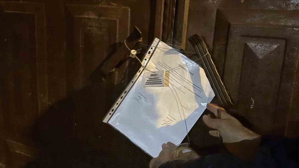 Binanın kolonu çatladı, 83 kişi tahliye edildi