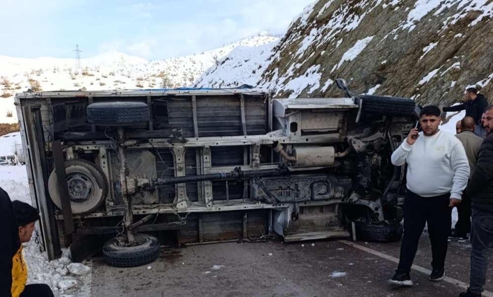 Hakkari’de trafik kazası: 2 yaralı