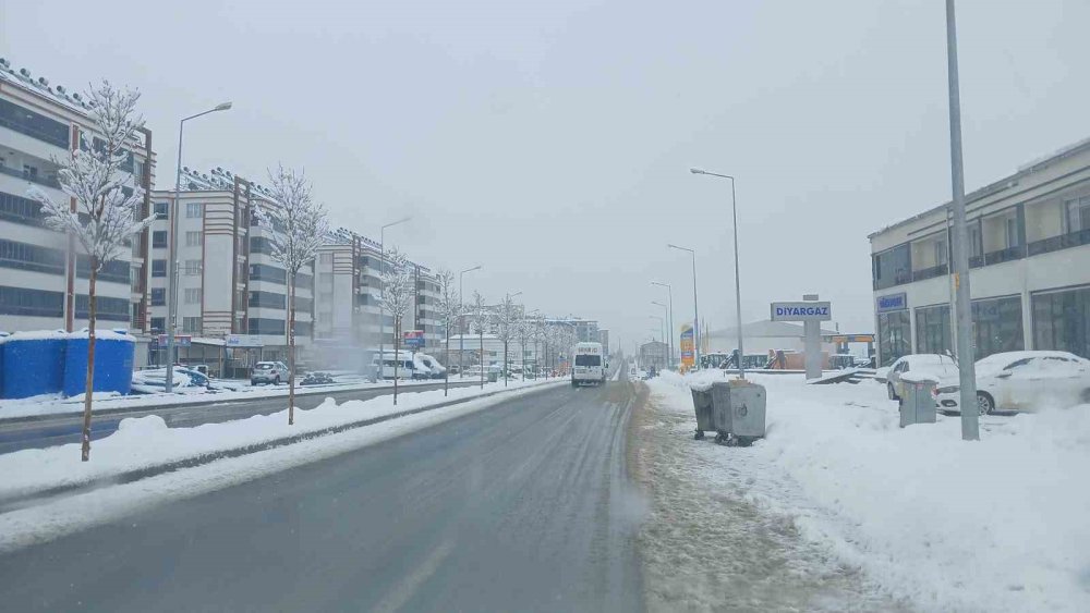 Diyarbakır Kulp’ta beyaz esaret