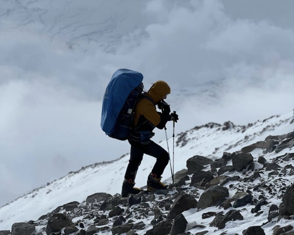 Dağcılardan Ağrı dağı zirvesine zorlu tırmanış