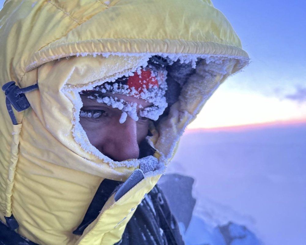 Dağcılardan Ağrı dağı zirvesine zorlu tırmanış