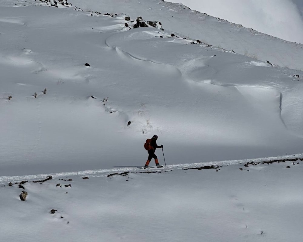 Dağcılardan Ağrı dağı zirvesine zorlu tırmanış