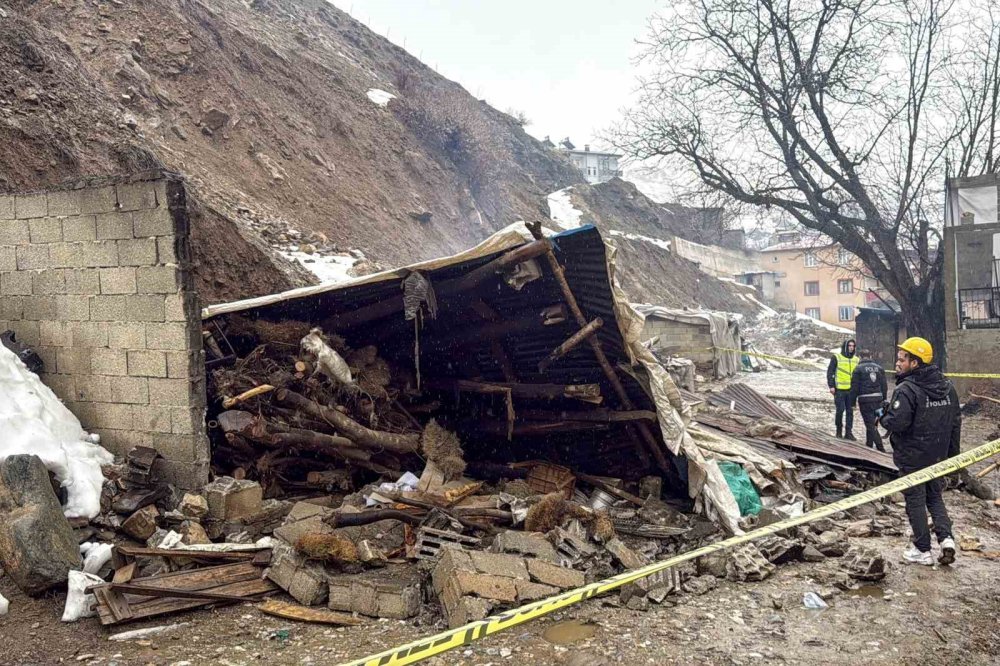 Tandır evi çöktü: Babaanne ile torunu yaralandı