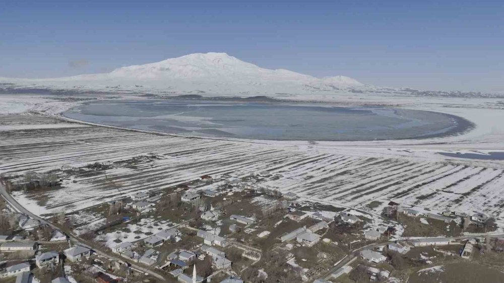 Van Gölü, Süphan dağı ve Arin gölü bir arada