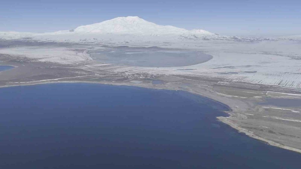 Van Gölü, Süphan dağı ve Arin gölü bir arada