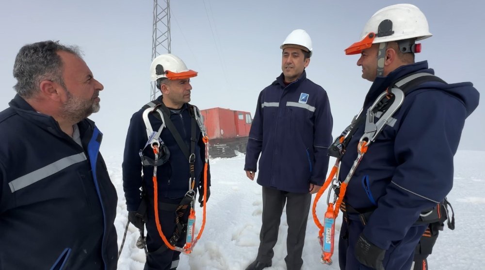 2 bin rakımda arıza: Doski ve Dağlıca hattında elektrik kesintisi giderildi