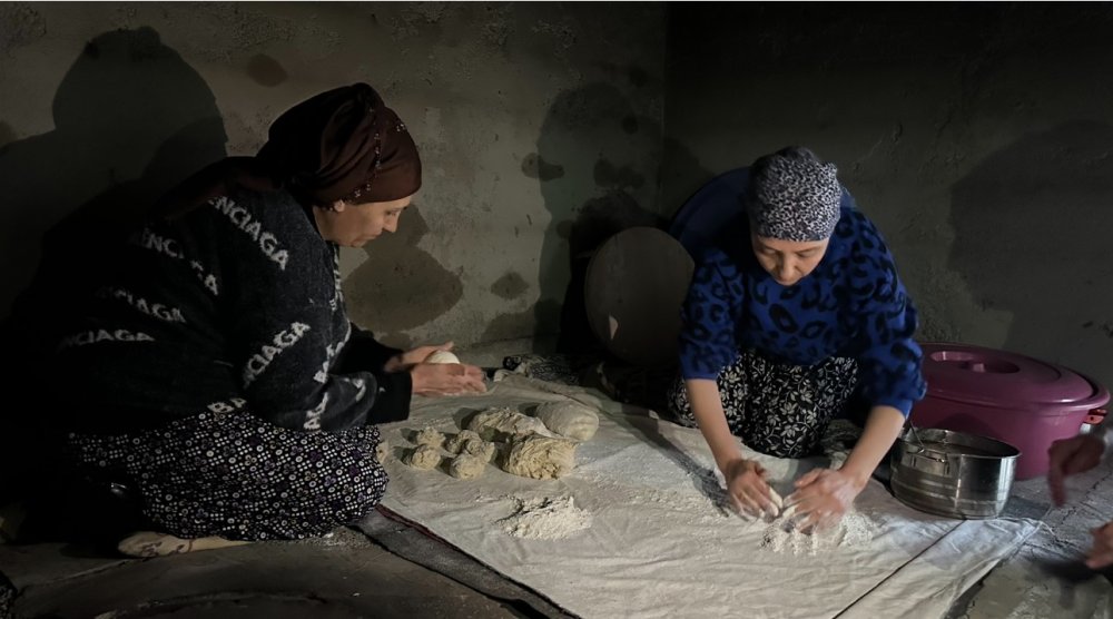 Yüksekova'da tandırlar Ramazan hazırlıkları için ısındı