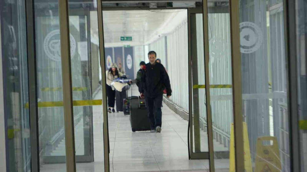 Van'daki Kapıköy Gümrük Kapısı’nda geçişler kontrollü sürüyor