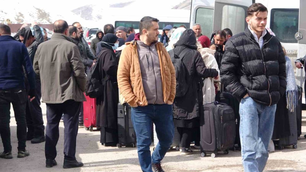 Van'daki Kapıköy Gümrük Kapısı’nda geçişler kontrollü sürüyor