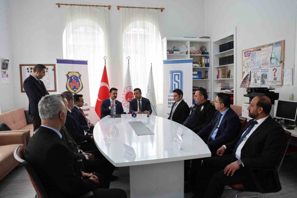 İhtiyaç sahibi vatandaşın evi ‘denetimli serbestlik hükümlülerince’ onarıma alındı