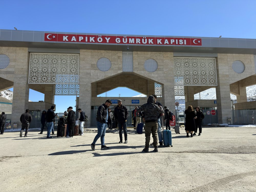 "Savaş, yıllık 800 bin İranlının geldiği kent ekonomisine olumsuz yansıyacak"