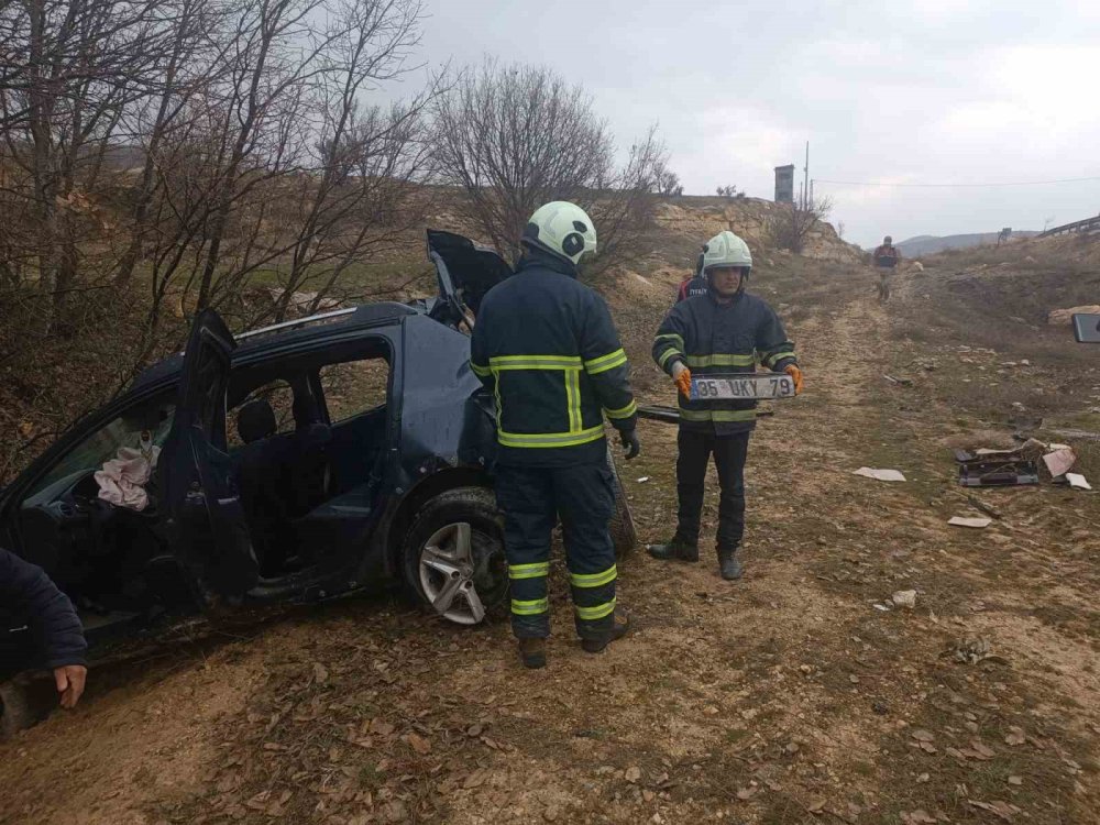 Mardin’de devrilen otomobilde 5 şahıs yaralandı