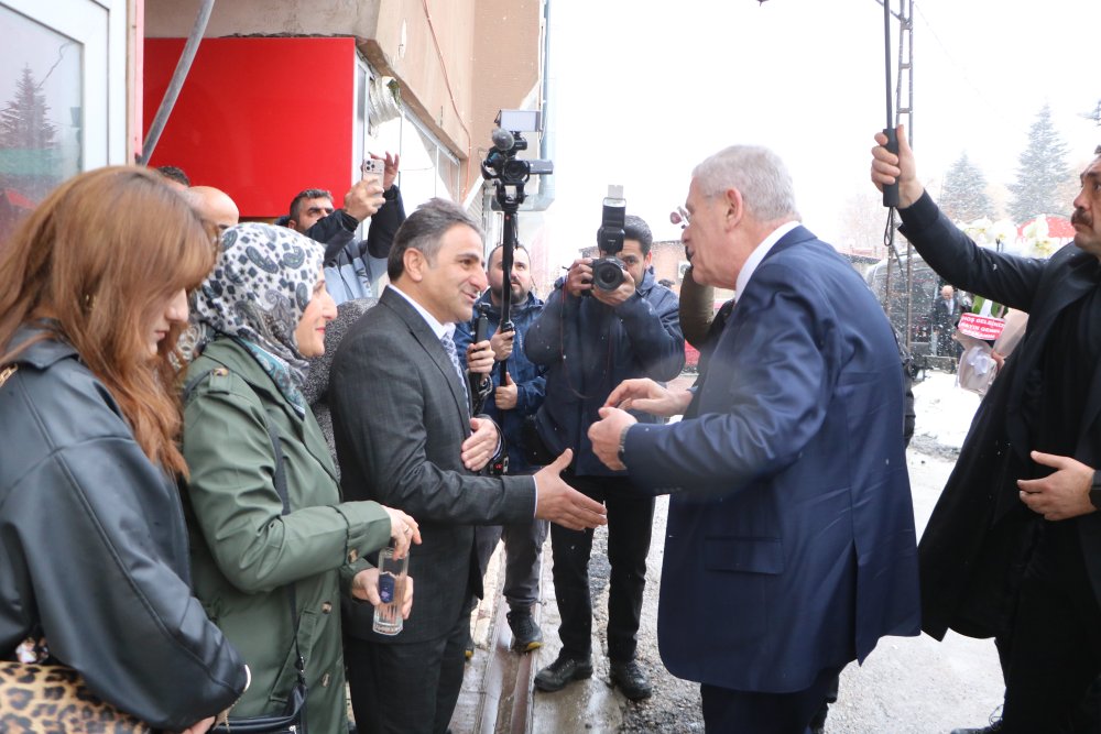 İYİ Parti Genel Başkanı Dervişoğlu Hakkari'deydi