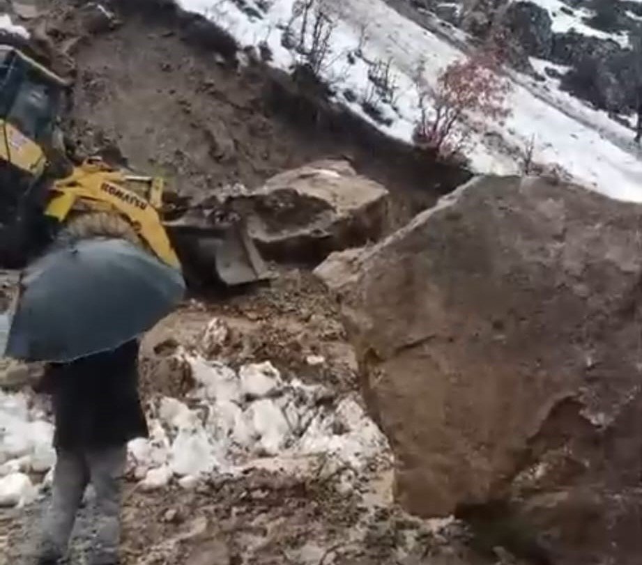 Bitlis’te çığ ve heyelan