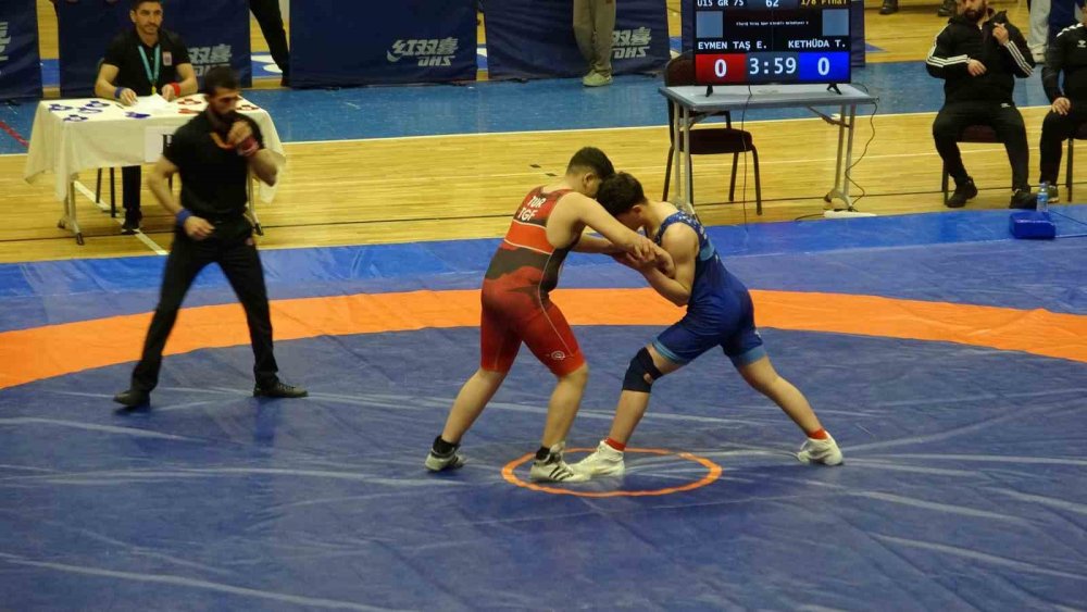 Van: U15 Güreş Grup Müsabakaları başladı