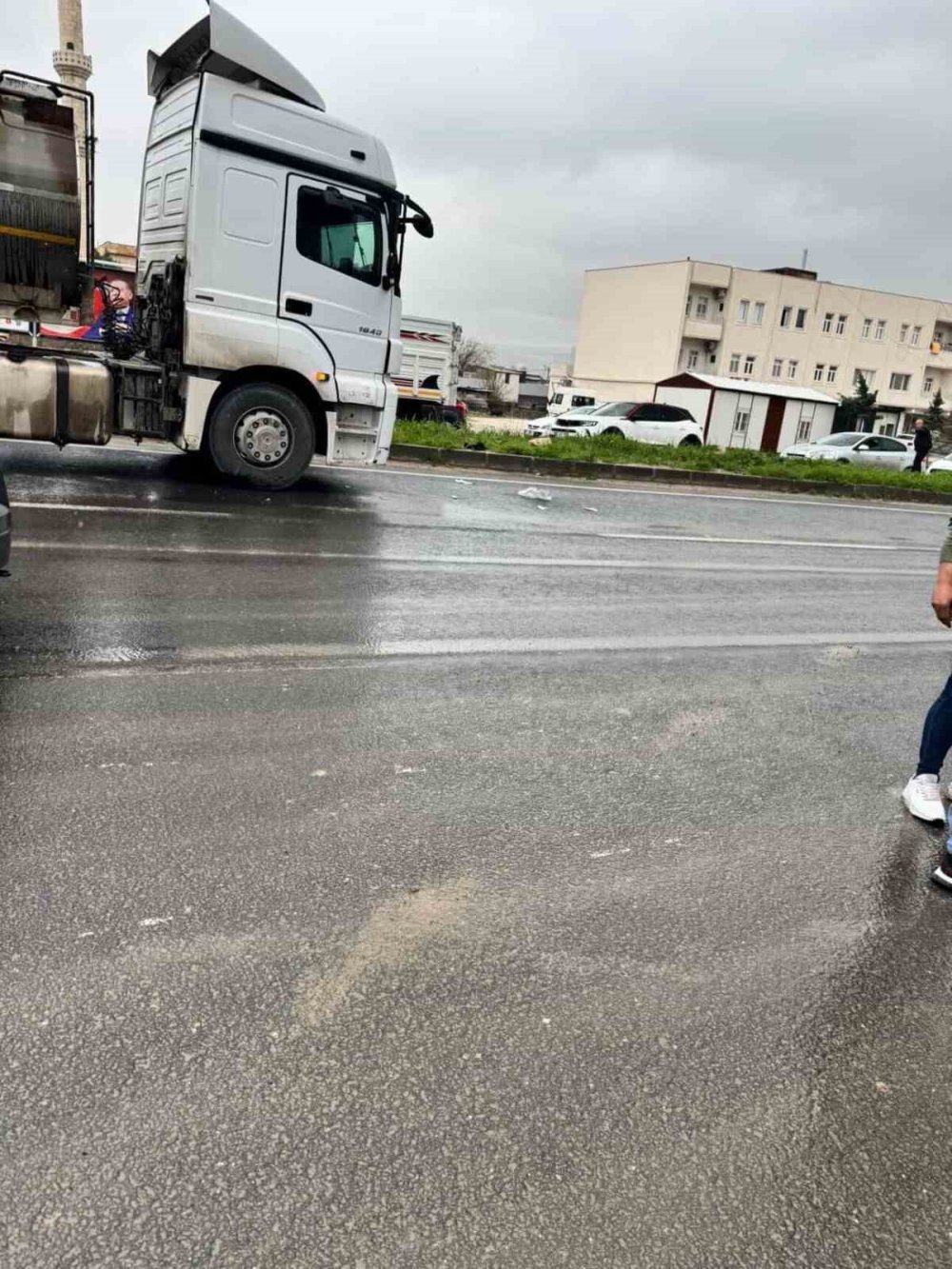 Nusaybin'de tankerin çarptığı yaya yaralandı