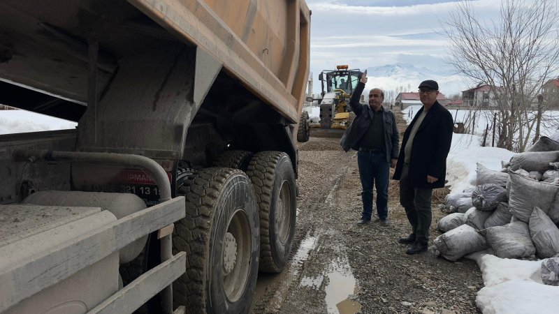 hakkari-yuksekova-belediyesi-yok-kumlama-calismasi-001.jpeg