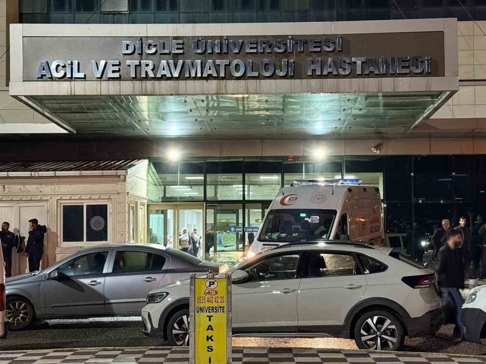 Eşi ile uygunsuz şekilde yakaladığı adama kurşun yağdırdı: 1 ölü, 1 yaralı