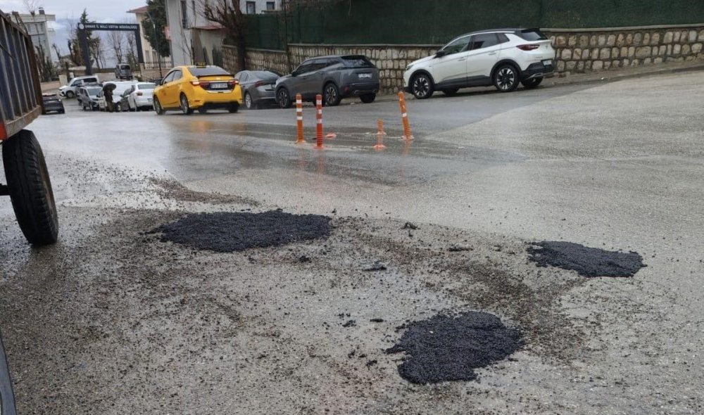 Şırnak’ta yollar yamalama çalışmaları başladı