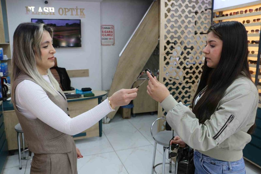 Uzmanlar uyarıyor: Güneş gözlüğü 4 mevsim de kullanılmalı