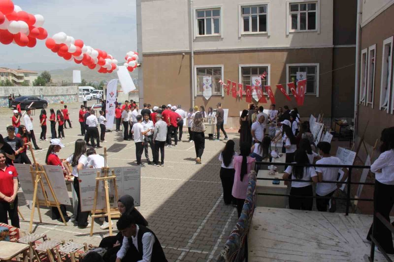 iha-20260514aw704494-1.jpg