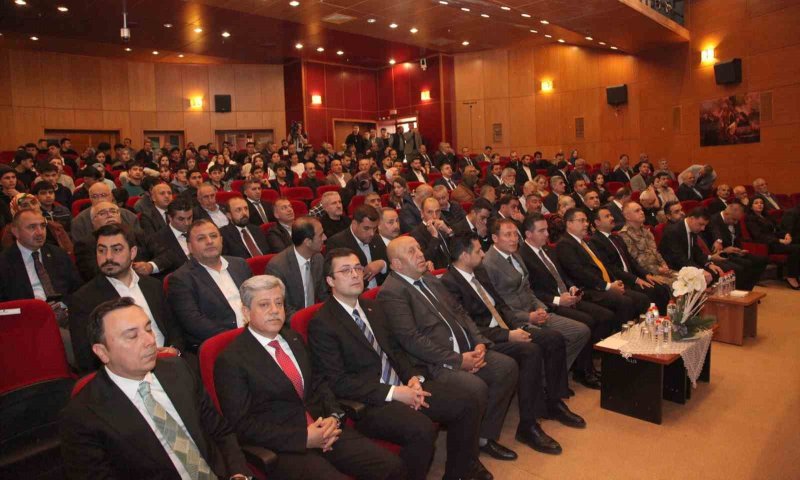 iha-20260514aw704879-4.jpg