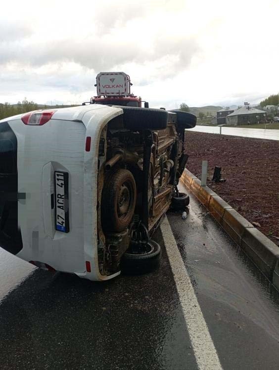 Van’da kontrolden çıkan otomobil takla attı: 1 kişi yaralandı