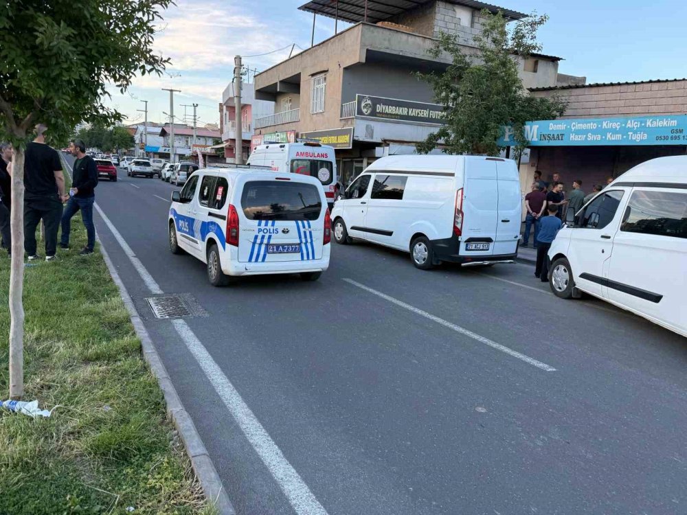 Ağaca asılı halde ölü bulundu
