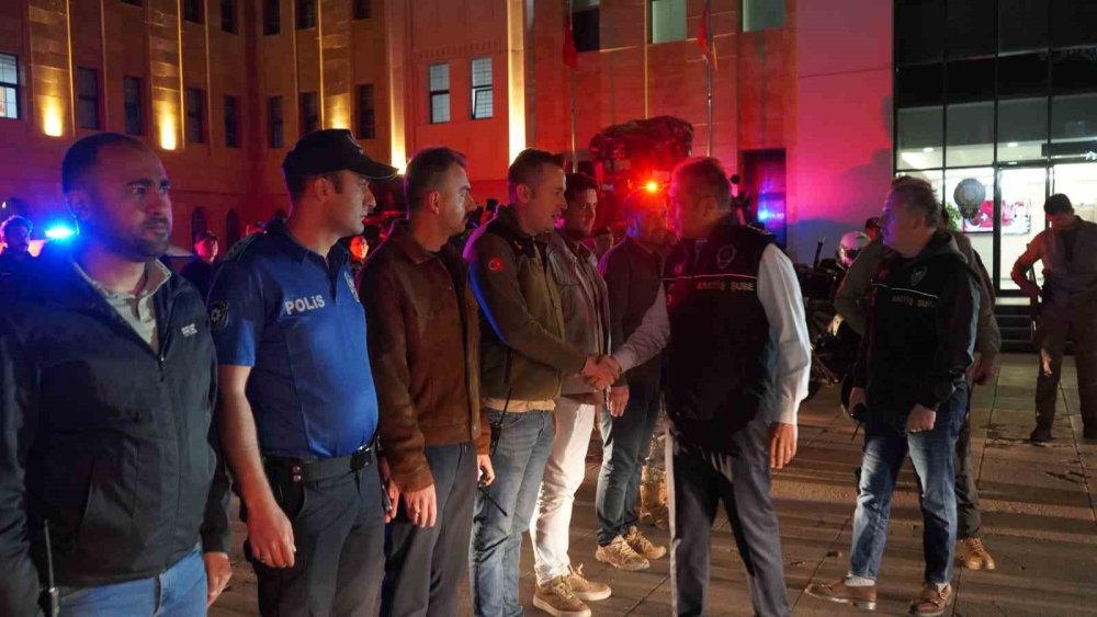 Şırnak’ta bayram alarmı: Bin 800 polisle "Huzur Şırnak" uygulaması