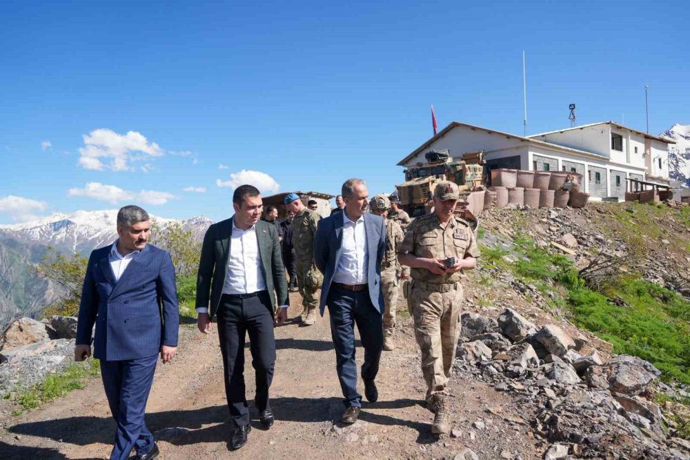 Vali Taşyapan, güvenlik güçleriyle bayramlaştı