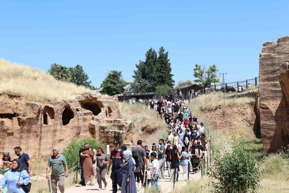 Mardin, bayramda turistlerin gözdesi oldu
