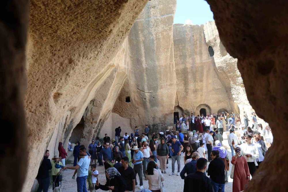 Mardin, bayramda turistlerin gözdesi oldu