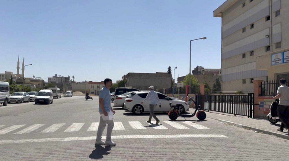 Üç çocuğunu üniversiteli yaptı, şimdi hayali için YKS sıralarında