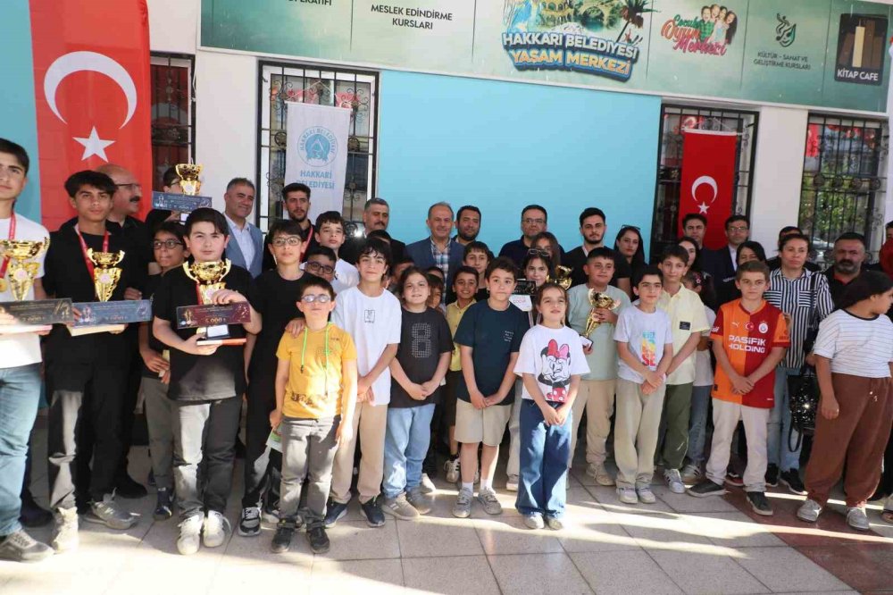 Hakkâri: 120 sporcunun katıldığı satranç turnuvası sona erdi