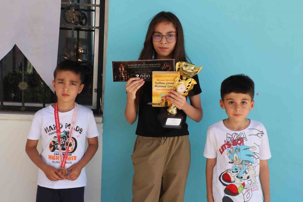Hakkâri: 120 sporcunun katıldığı satranç turnuvası sona erdi