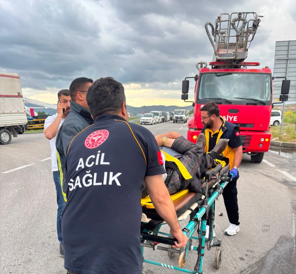 Çaldıran’da trafik kazası: 3 kişi yaralandı