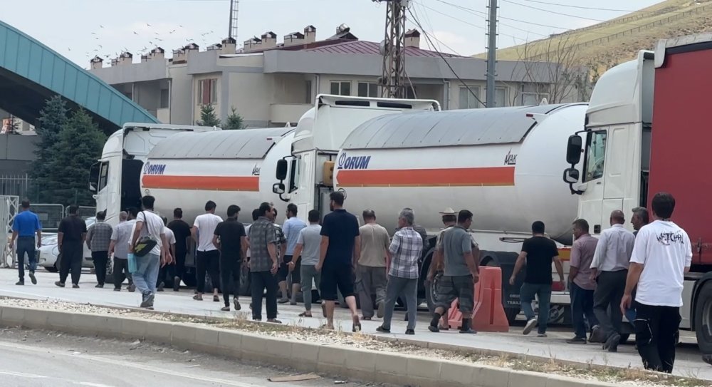 Esendere'de 5 kilometrelik tır kuyruğu oluştu