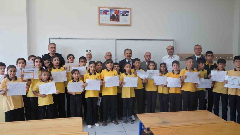 Şırnak’ta 152 bin öğrenci karne aldı