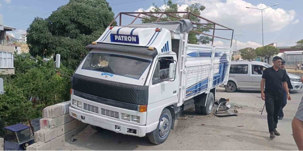 Van’da feci kaza: 1 ölü, 4 yaralı