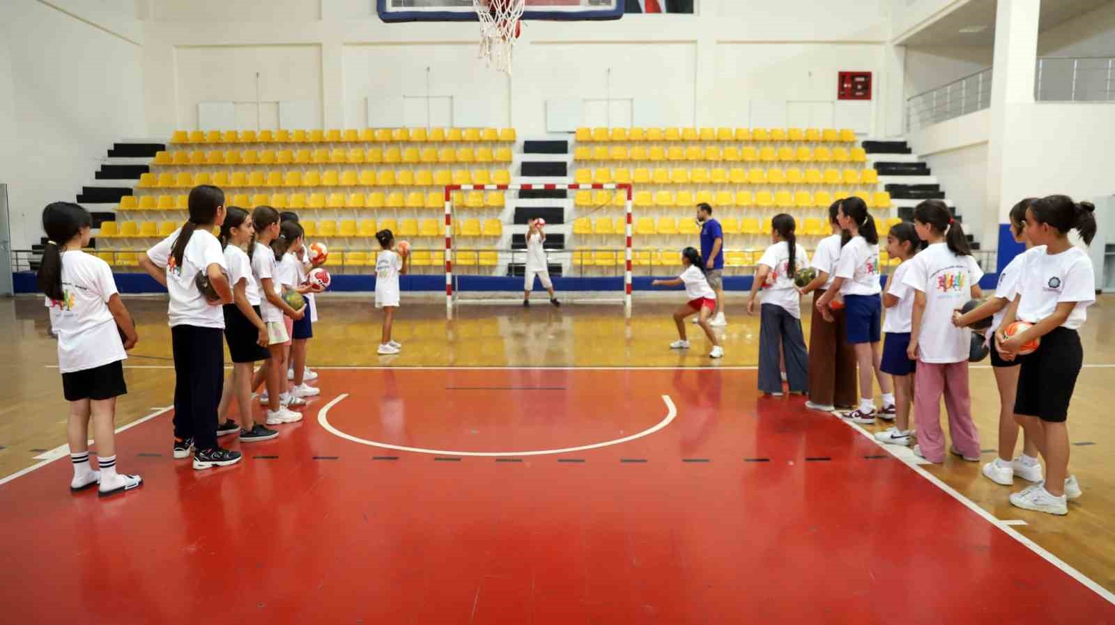iha-20260810aw764592-1.jpg