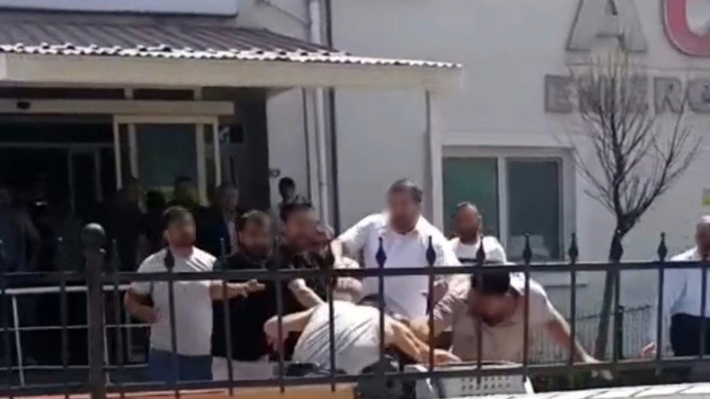 Muradiye'deki kavgada ağır yaralanan genç yaşam mücadelesini kaybetti