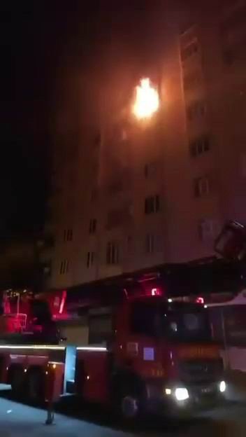 Diyarbakır Sur'da korkutan yangın: Ev alevlere teslim oldu