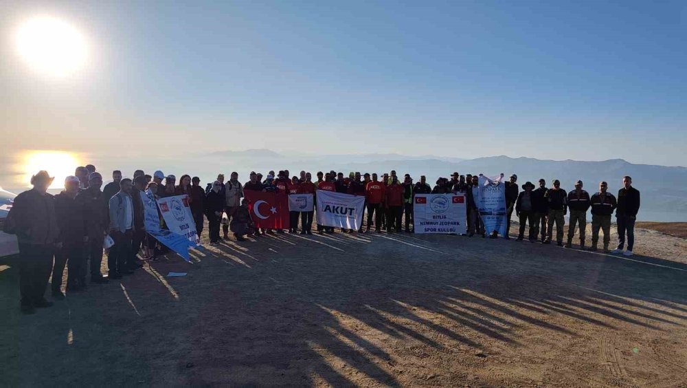 Nemrut Kalderası için 40 kilometre yürüdüler