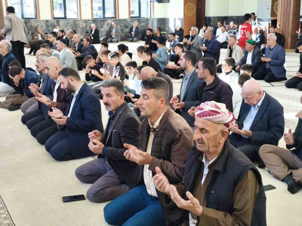 Hakkari’de vefat eden din görevlileri için anma programı
